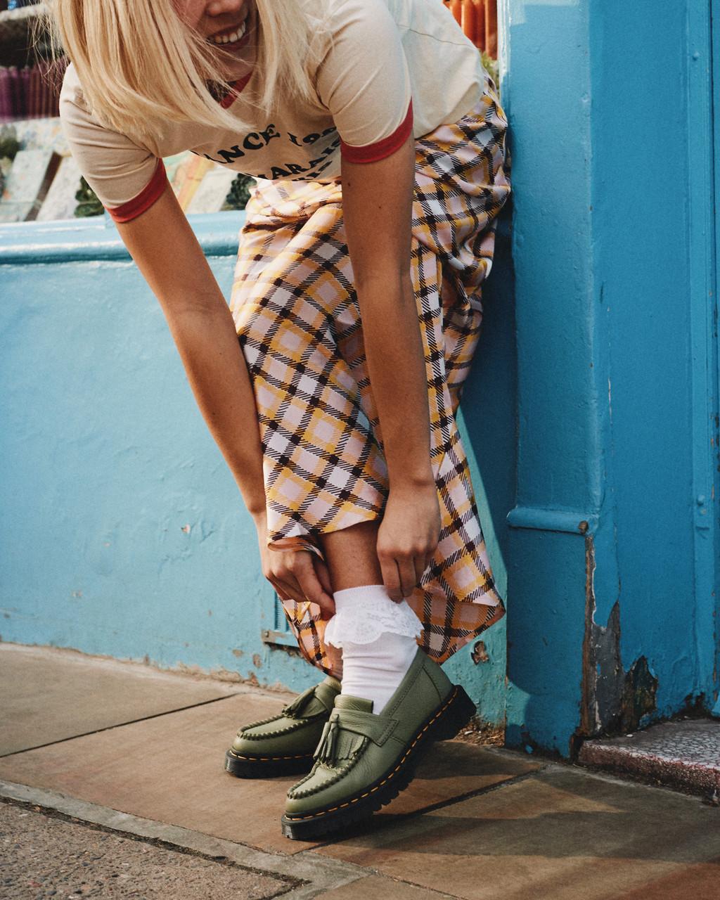 Mocasines Dr Martens Adrian Virginia Leather Tassel Mujer Verde Oliva | 77512057